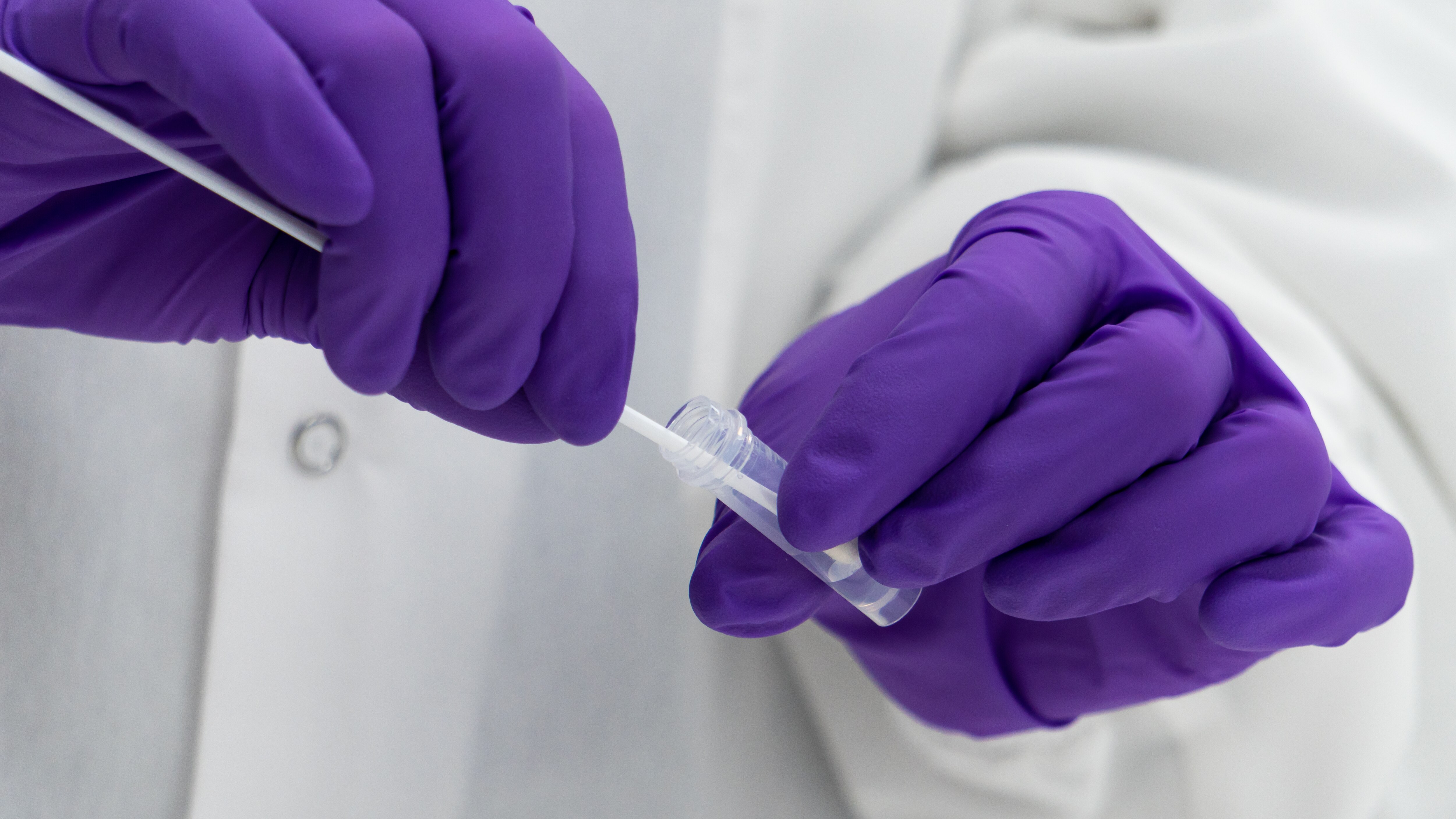 Microbiologics HE0067NS Negative Cellularity Control (Inactivated Swab)